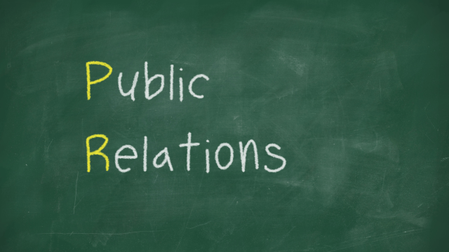 広報支援でビジネスを加速:広報支援のメリットデメリットとその選び方 Public Relationsと書かれた画像
