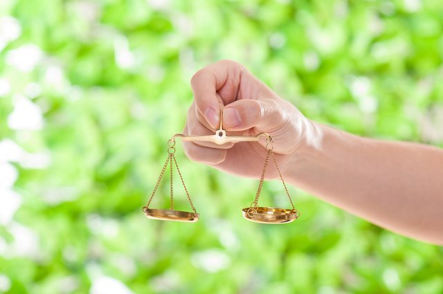 広報PRで重要なのは「コンペティターの存在」 天秤を持つ